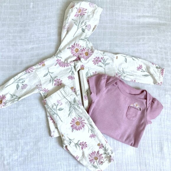 2/$20 Carter's Baby Girl Outfit Set 0-3M Purple Flowers - Picture 1 of 9